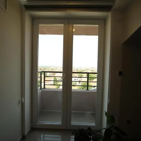 Agent Lux Penzion 4*