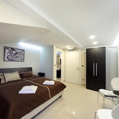 Penzion Agent Lux 4*