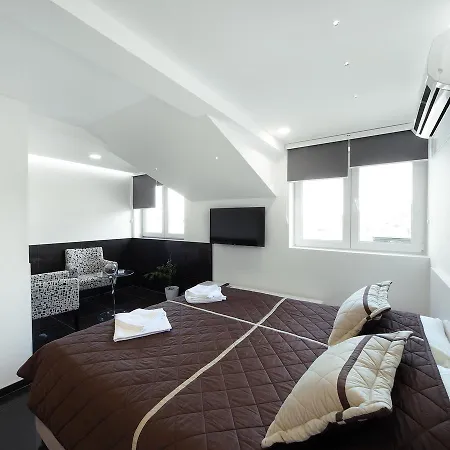 Agent Lux Guest house